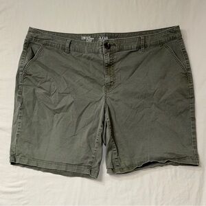 Olive Green Shorts Women's 22W Twill Bermuda Mid Rise 10” Inseam Preppy Summer